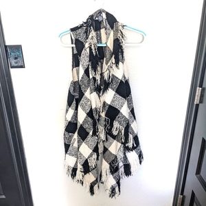 Sleeveless Fringe Blanket Cardigan